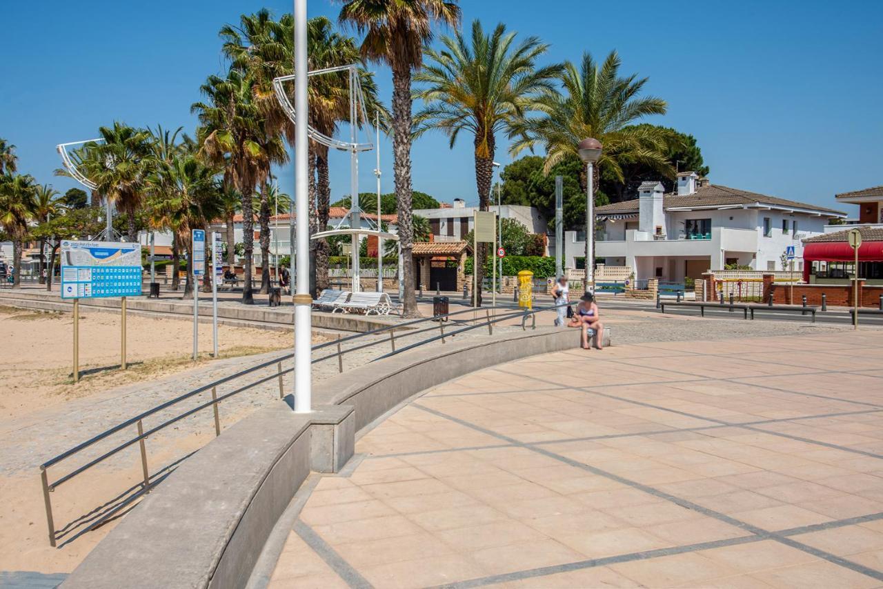 Beach House Cambrils Apartamento En Primera Linea De Playa Buitenkant foto